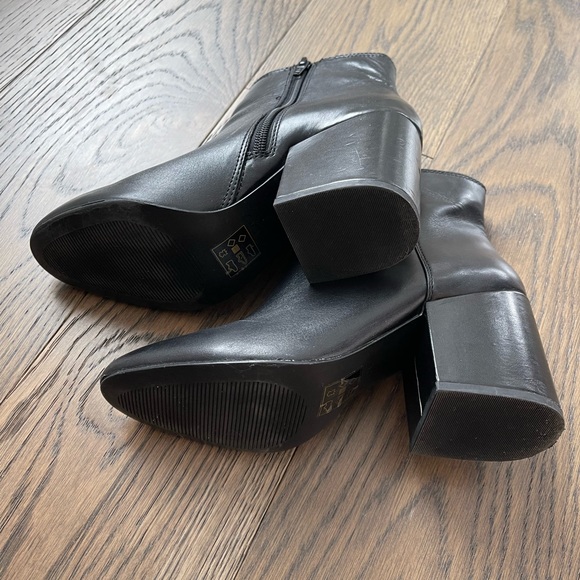 Black Leather Aldo Ankle Booties 7.5 GUC - Picture 3 of 10